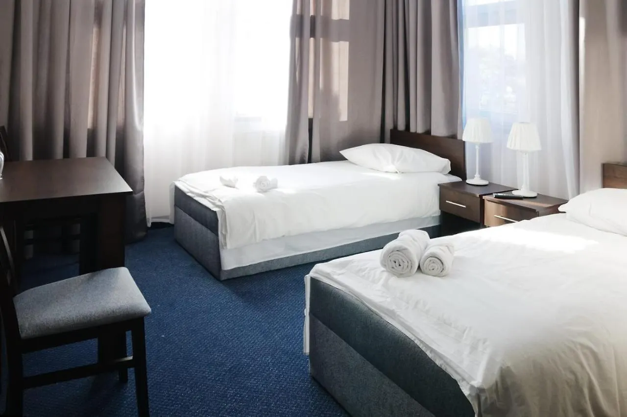 Baza Hotelowa Bobrowiecka 9 Warsaw 3*,  Poland